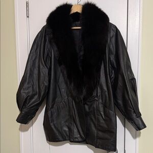 Elegant 1989 s  Black Leather Coat with Fur Collar vintage oversized  size 8